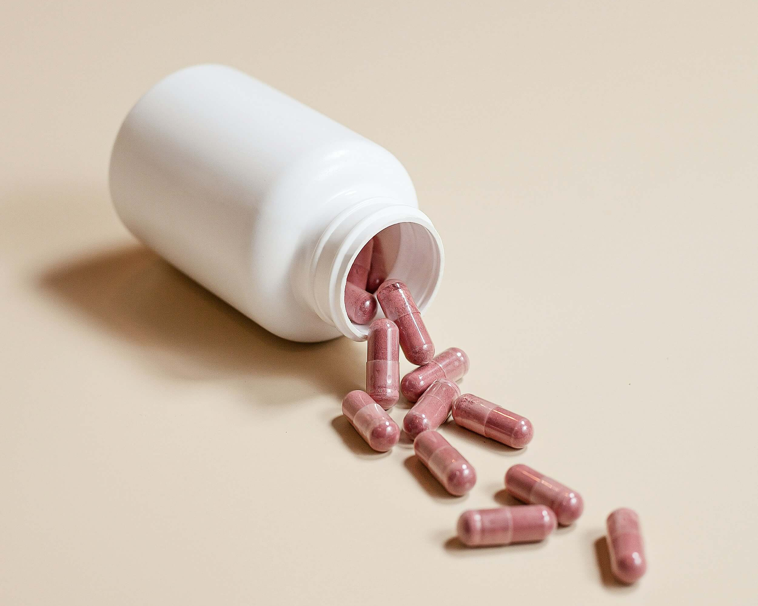 Nahrungsergänzungsmittel mit Kapseln zur Unterstützung der Eizellqualität im Kinderwunsch